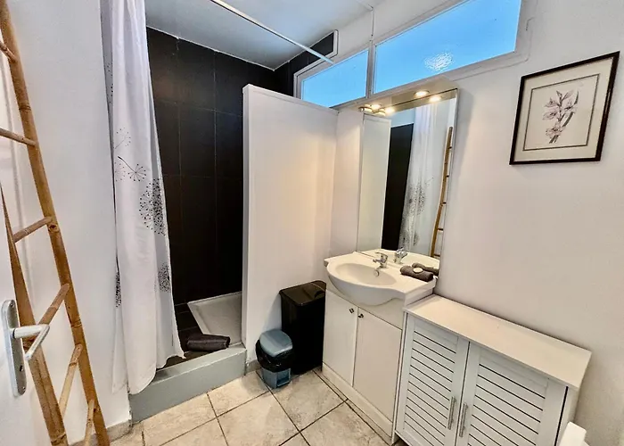 Apartment Grand T3 Avec Vue - Proche - Parking & Ac *